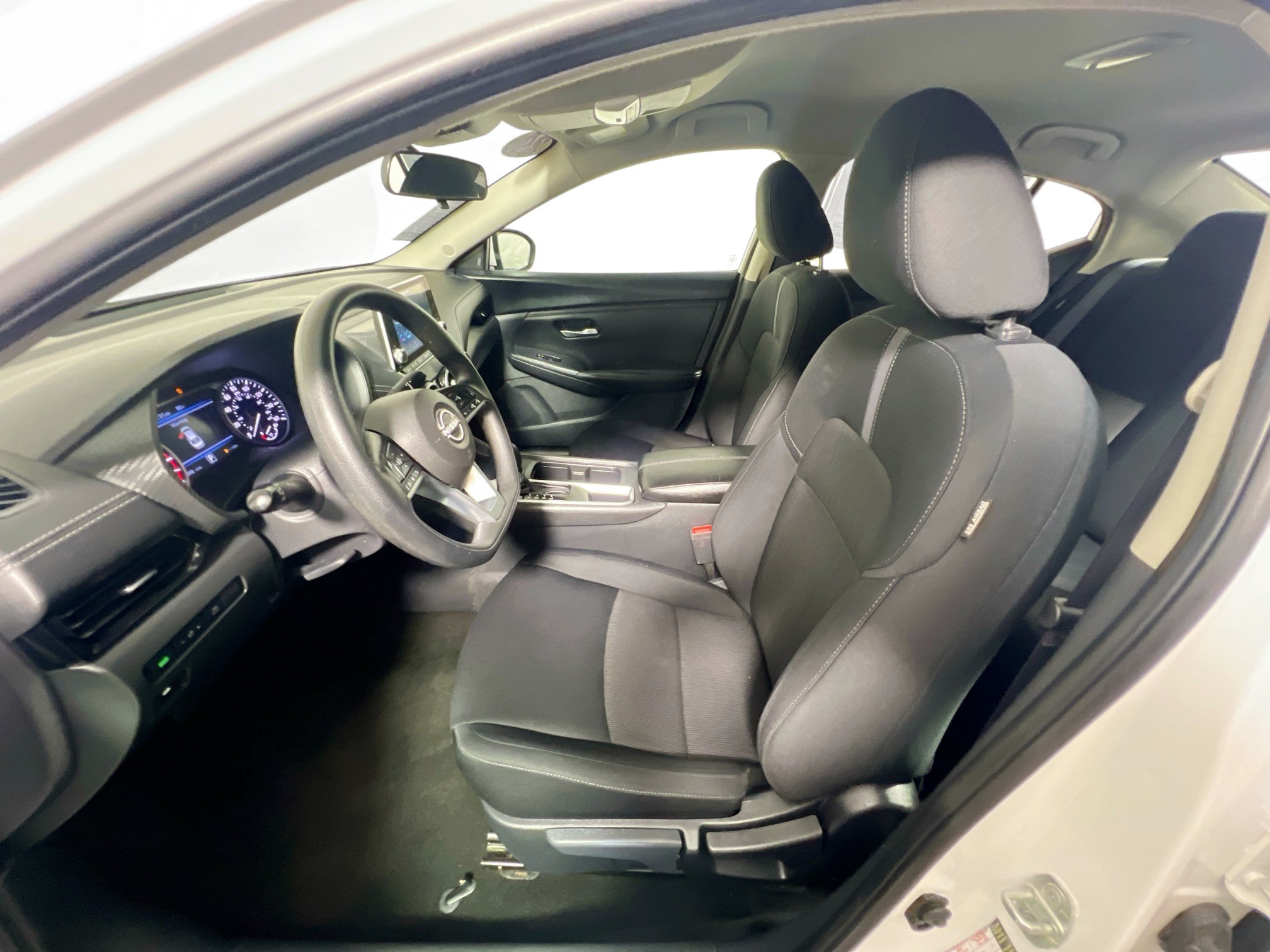 Used 2024 Nissan Sentra SV FWD image 15