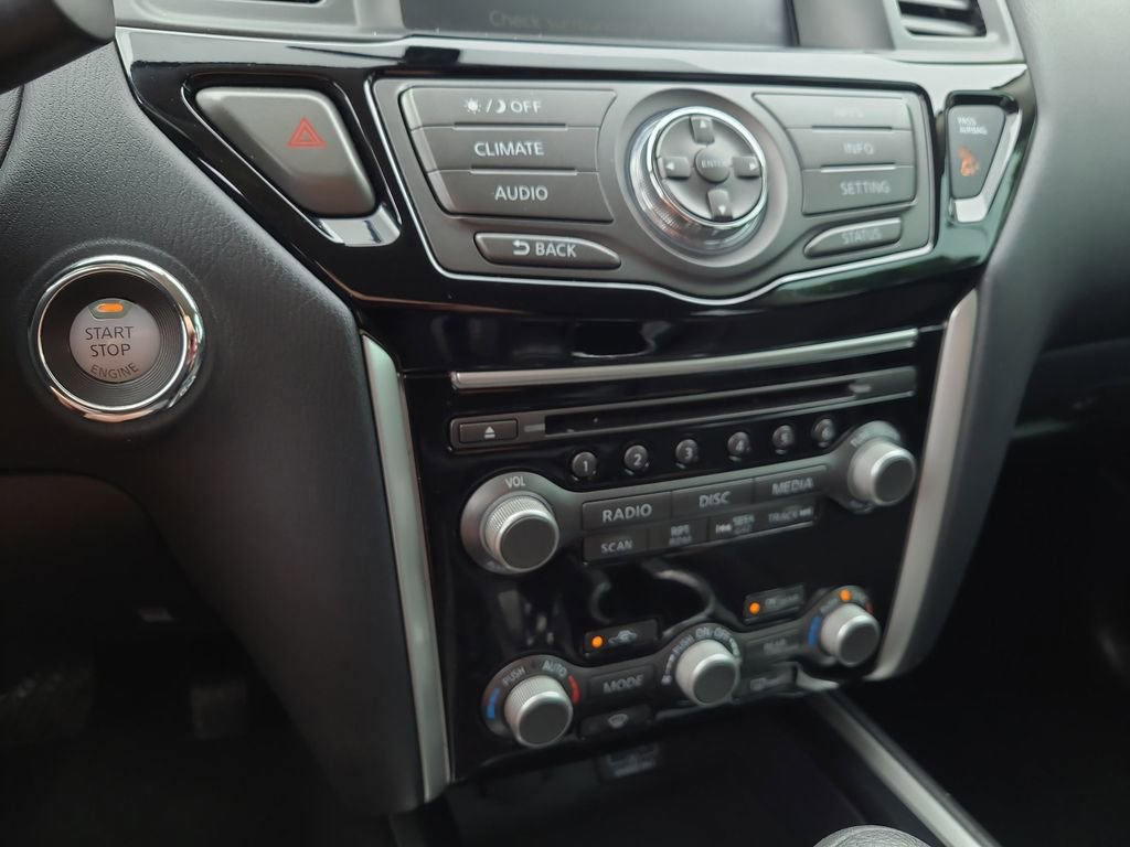 Used 2020 Nissan Pathfinder S FWD image 21