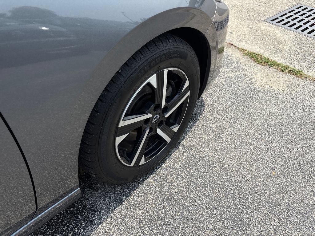 Used 2024 Nissan Sentra SV FWD image 28
