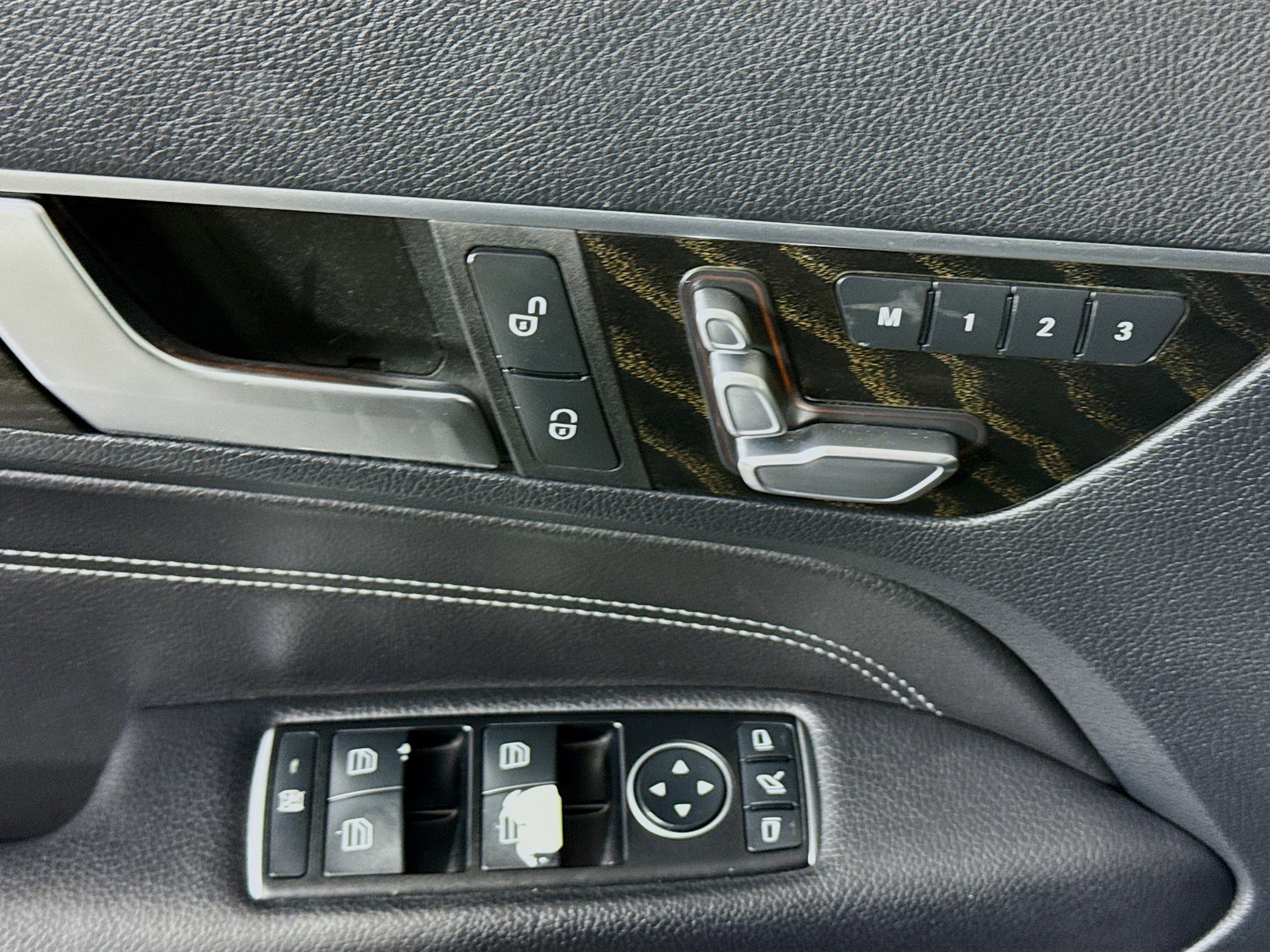 Used 2016 Mercedes-Benz E 400 Cabriolet image 24