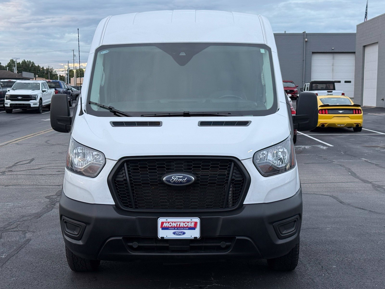 Used 2025 Ford Transit 250 148 Medium Roof RWD image 9