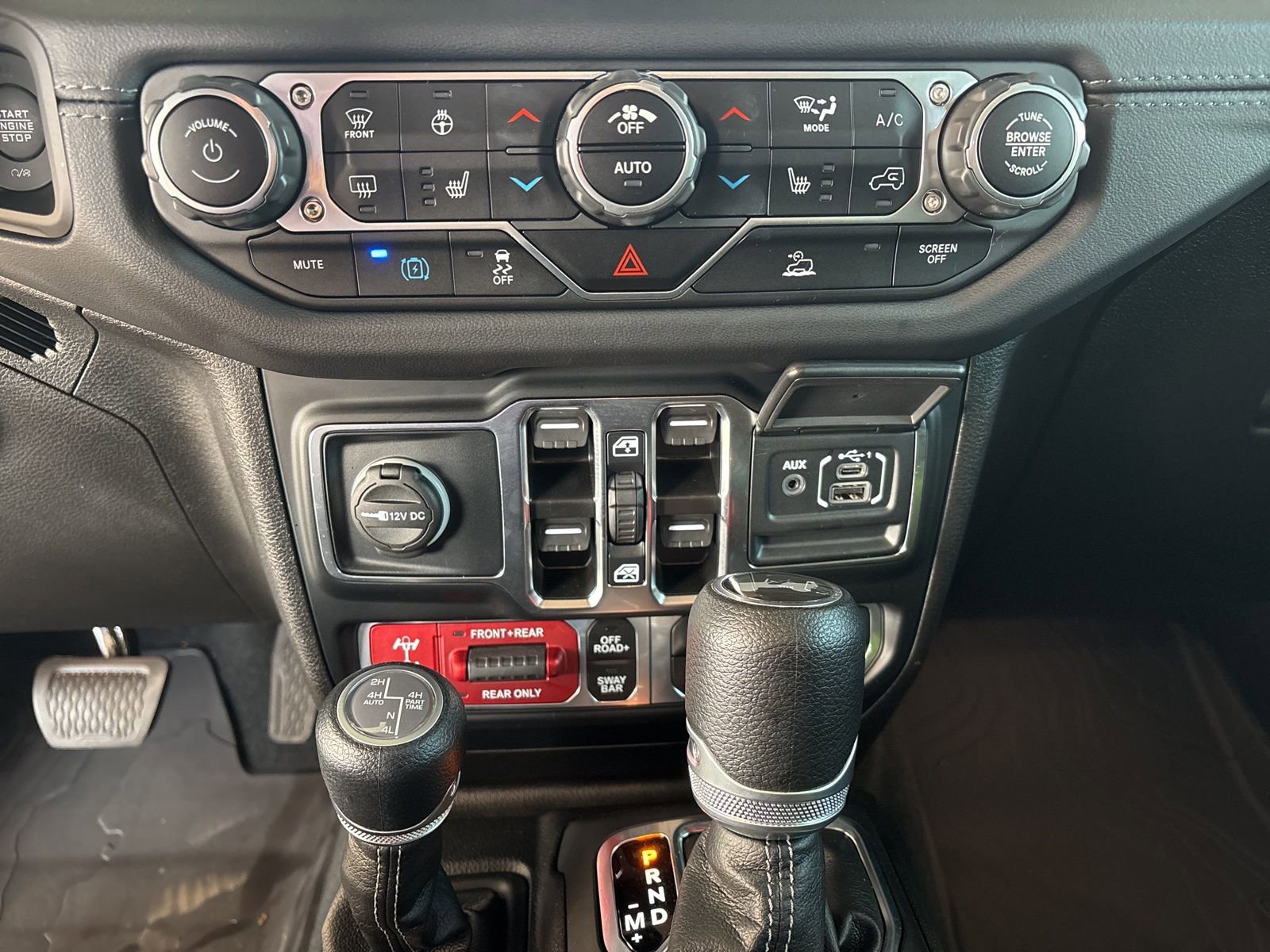 Used 2024 Jeep Wrangler Unlimited Rubicon 4xe w/ Technology Group image 26