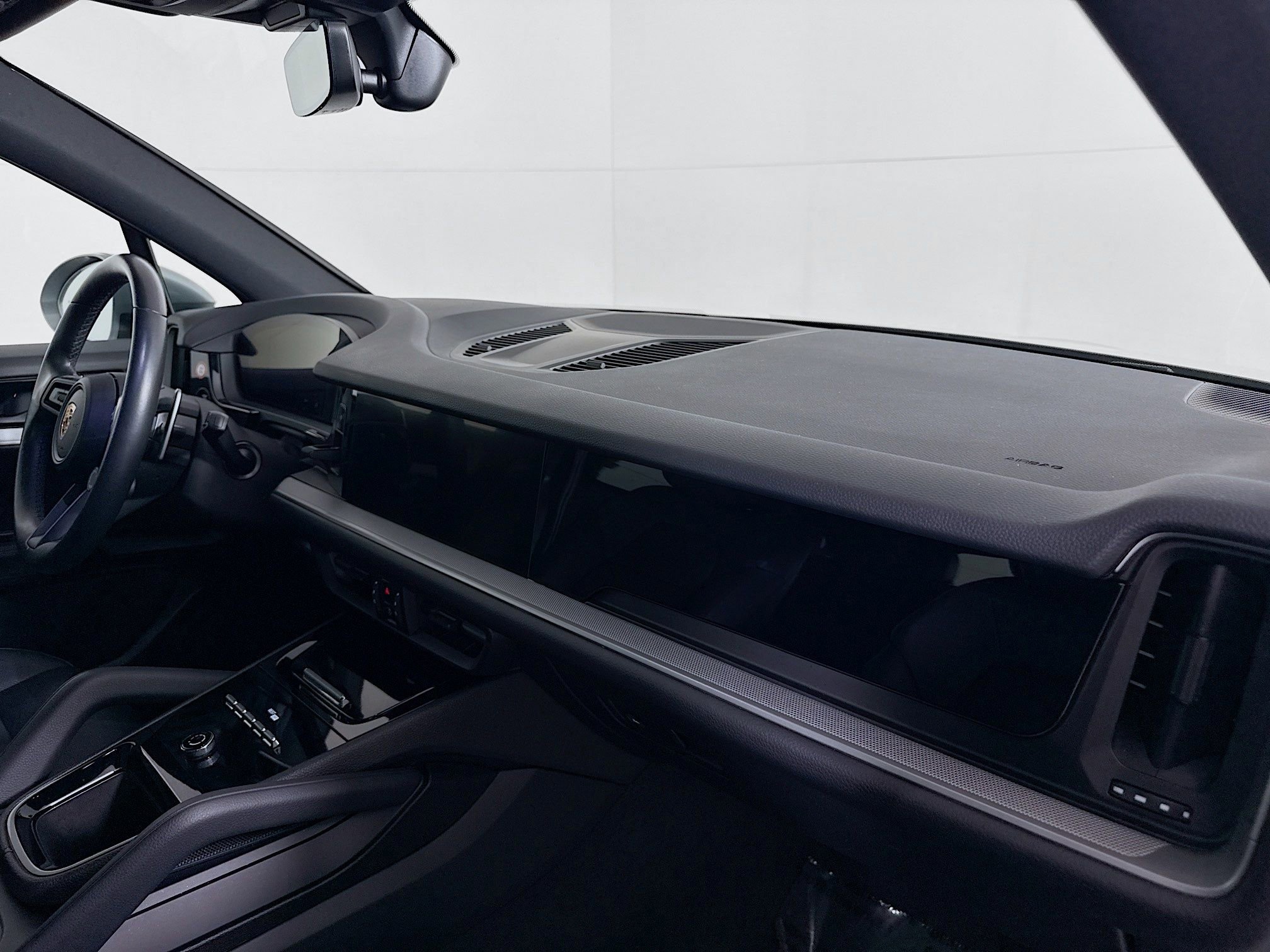 Certified 2024 Porsche Cayenne AWD/4WD image 28