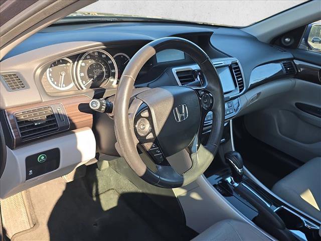 Used 2017 Honda Accord EX-L image 8