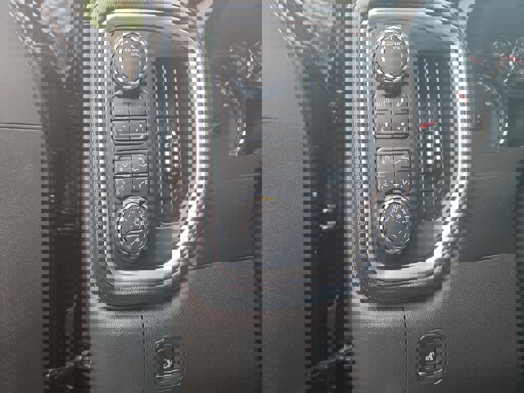 Used 2020 Chevrolet Silverado 1500 RST image 23