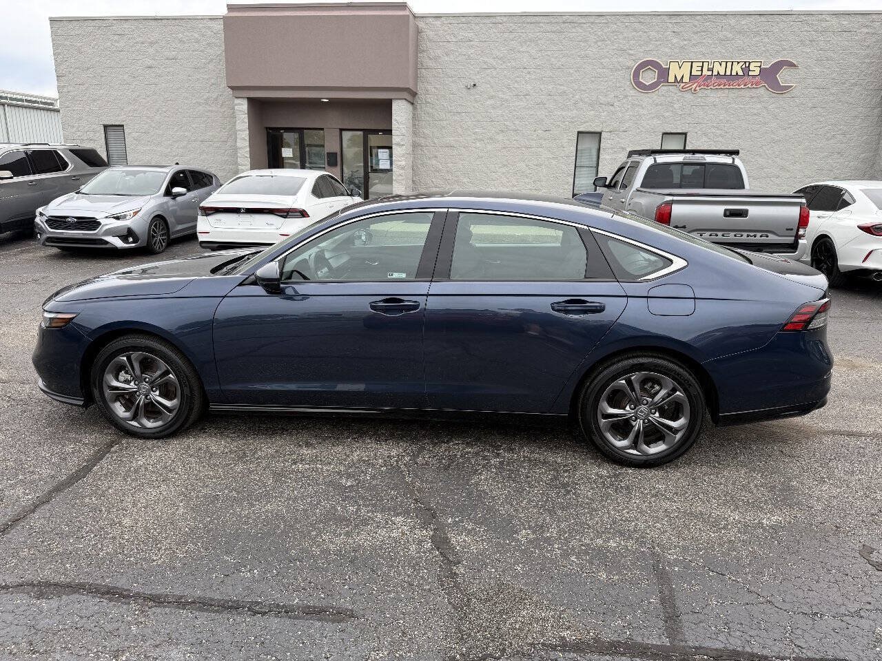 Used 2025 Honda Accord EX-L image 8