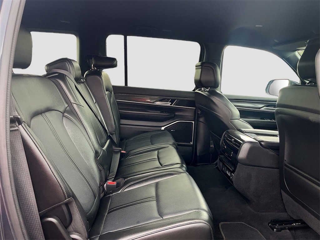 Used 2024 Jeep Wagoneer 4WD image 29