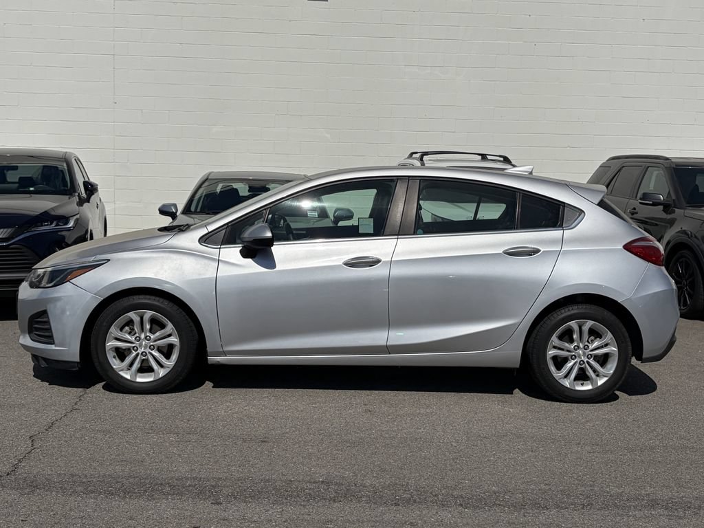 Used 2019 Chevrolet Cruze LT FWD image 2