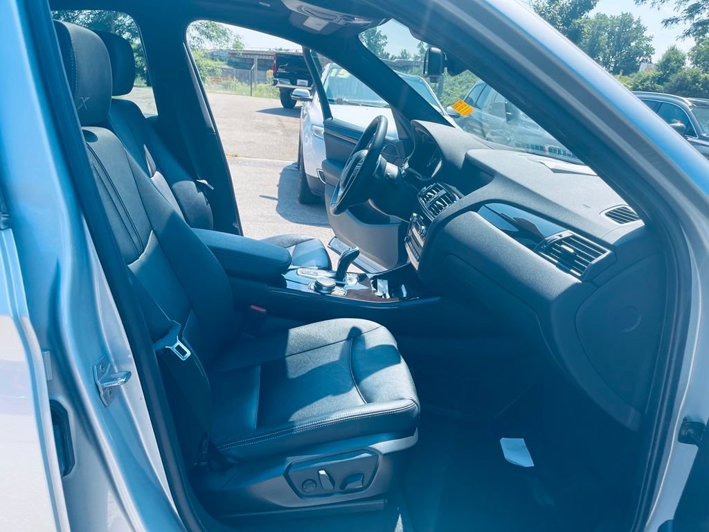 Used 2018 BMW X4 xDrive28i AWD/4WD image 25