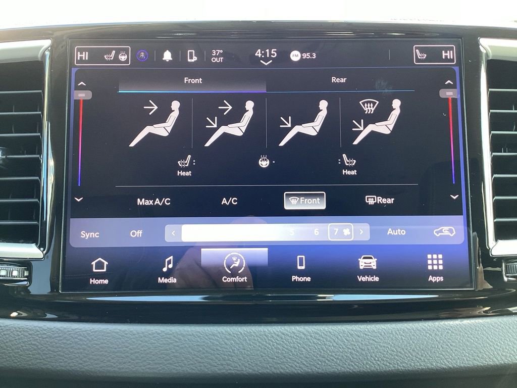 Used 2023 Chrysler Pacifica Touring-L FWD image 24