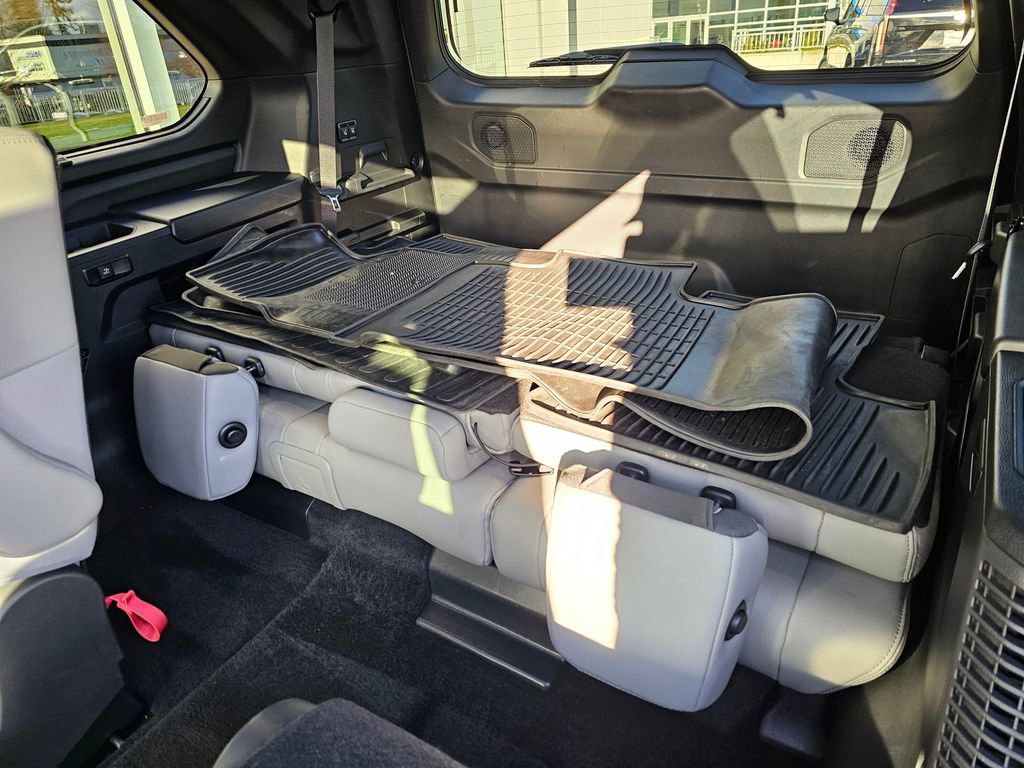 Used 2025 Toyota Sequoia Limited AWD/4WD image 18