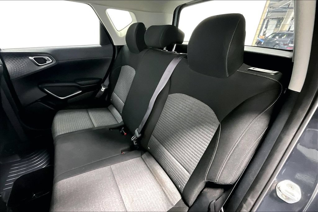 Used 2020 Kia Soul S FWD image 32