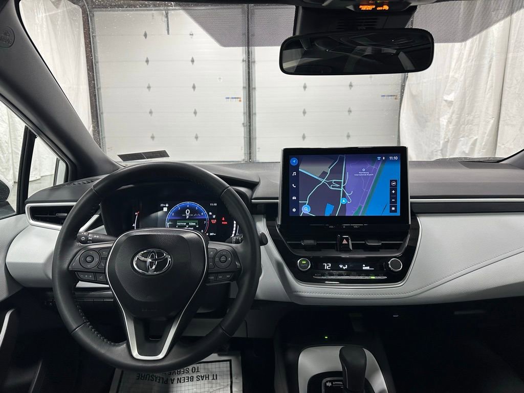 Used 2025 Toyota Corolla SE w/ SE Premium Package image 15