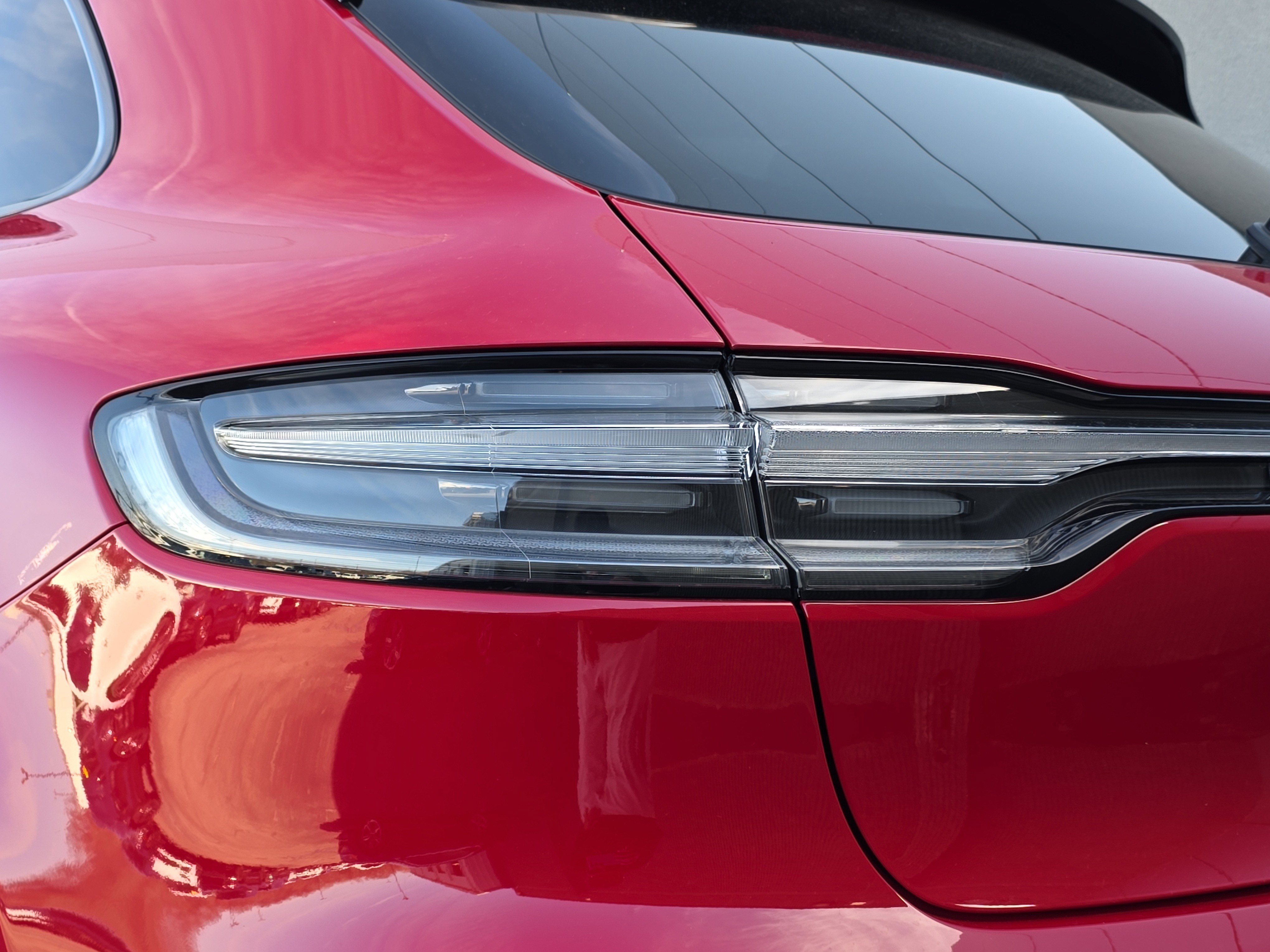 Certified 2024 Porsche Macan image 13