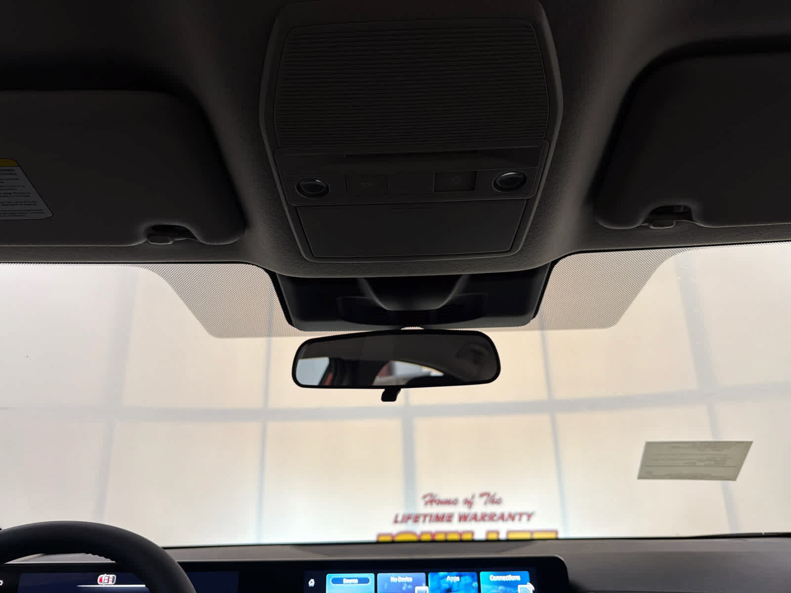 New 2027 Nissan Sentra SR w/ Floor Mat Package FWD image 19