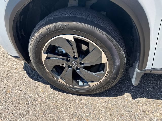 Used 2025 Nissan Rogue SV AWD/4WD image 18