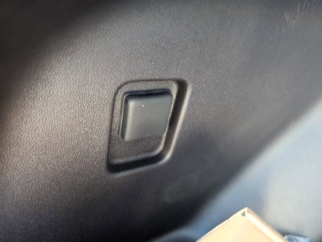 New 2026 Chevrolet Equinox EV LT image 18