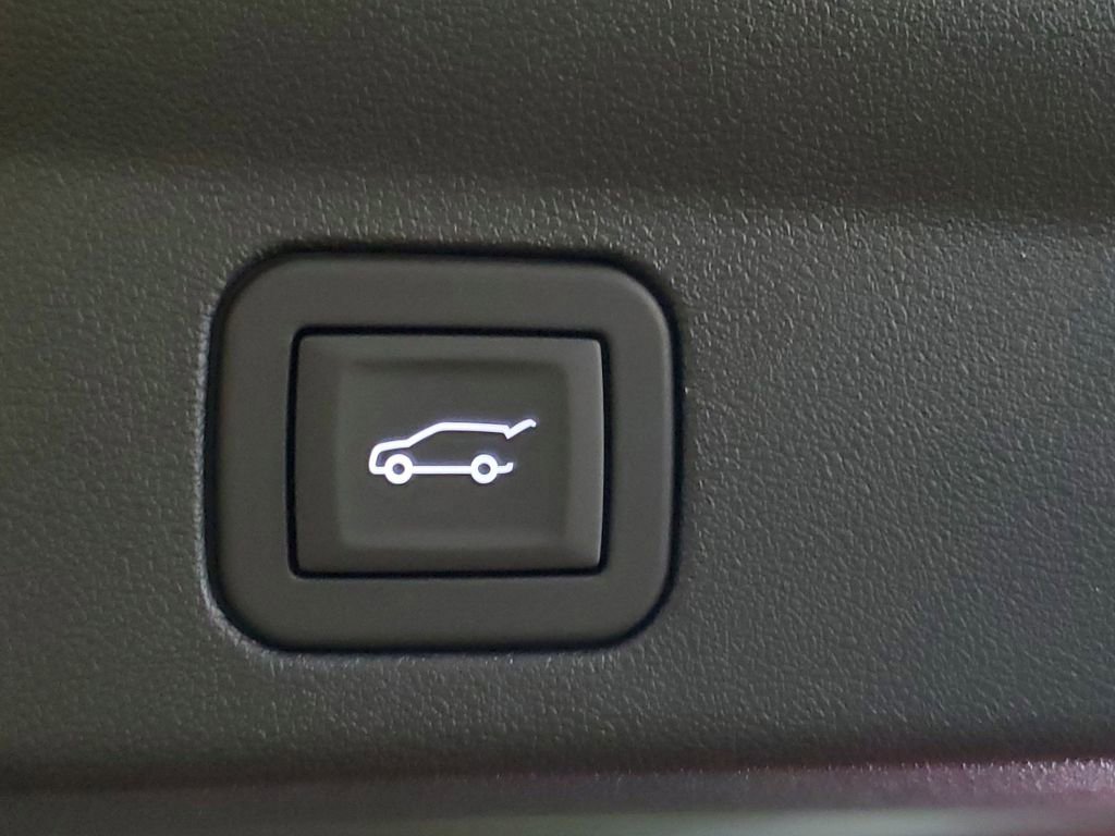 New 2026 Cadillac Escalade IQ Luxury 2 image 8