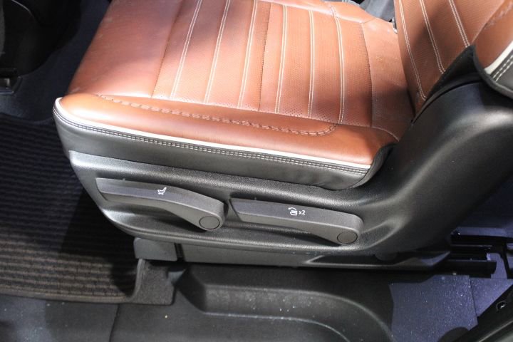 Used 2023 GMC Yukon Denali Ultimate image 49