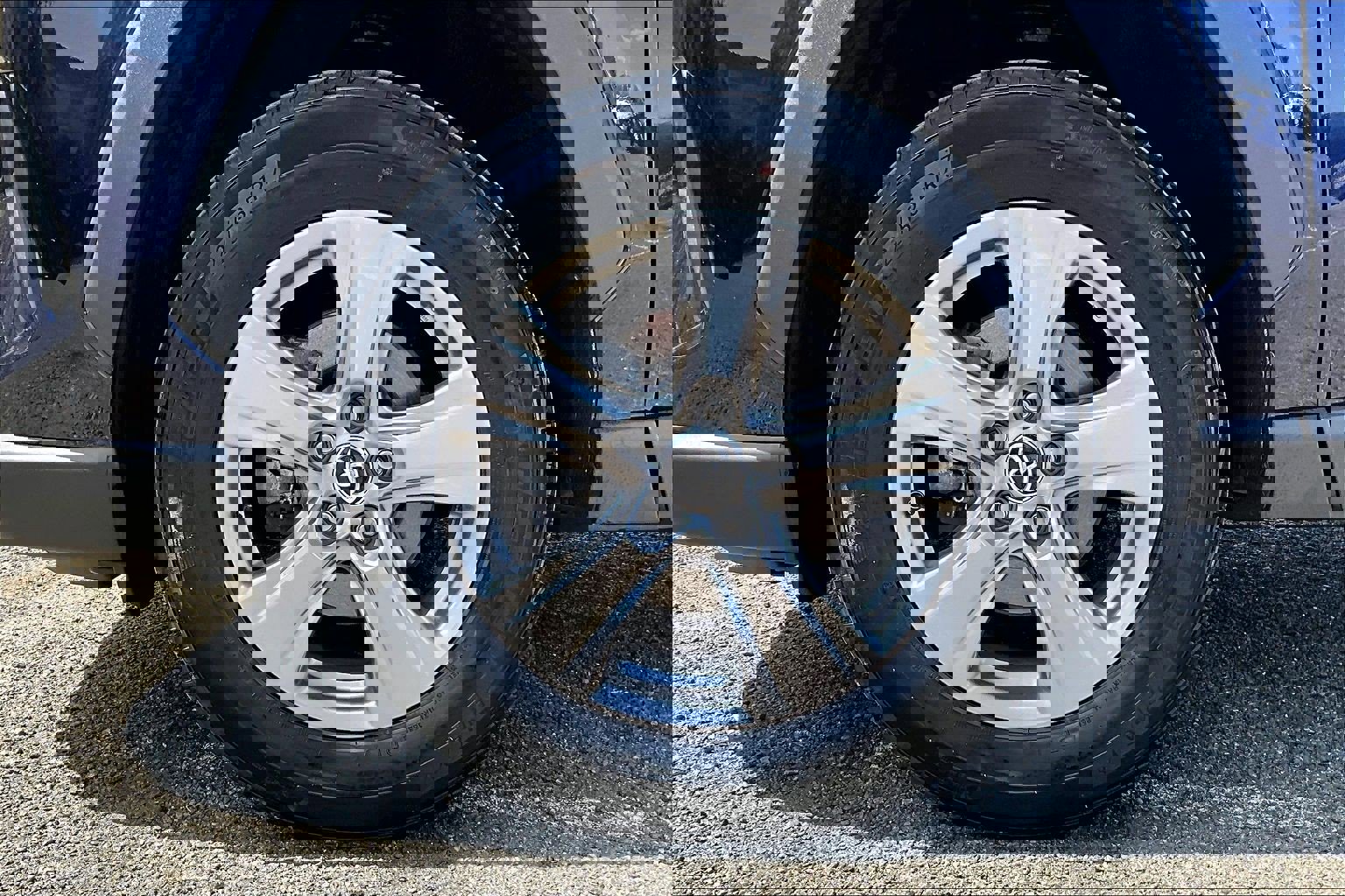 Used 2023 Toyota RAV4 XLE image 9