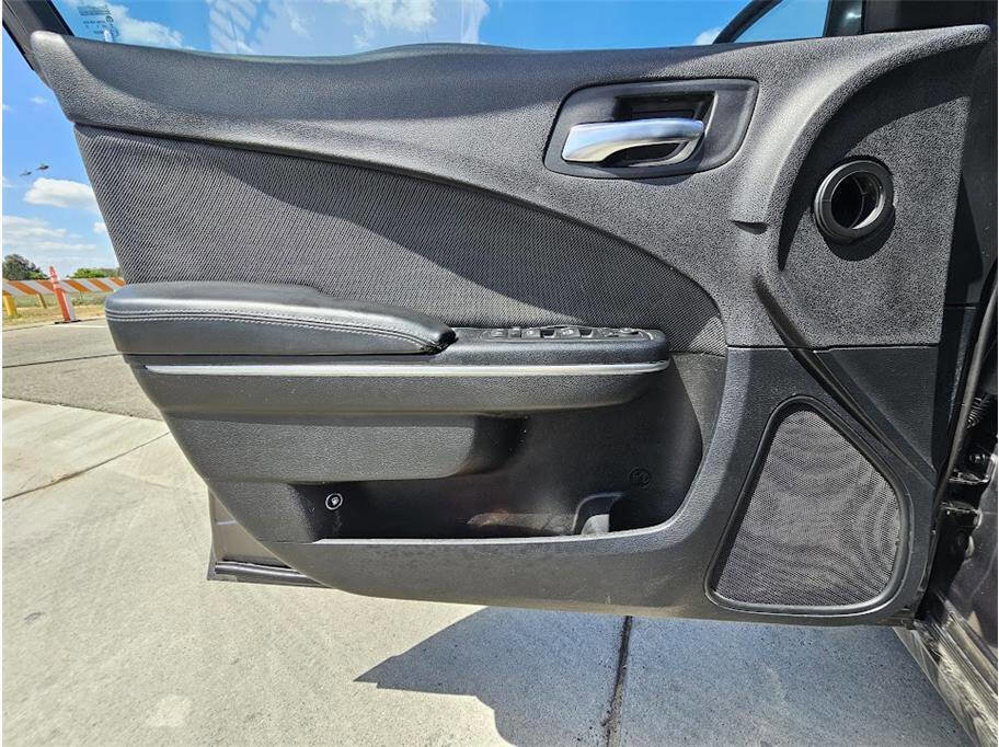 Used 2015 Dodge Charger SE w/ Sport Appearance Group RWD image 24