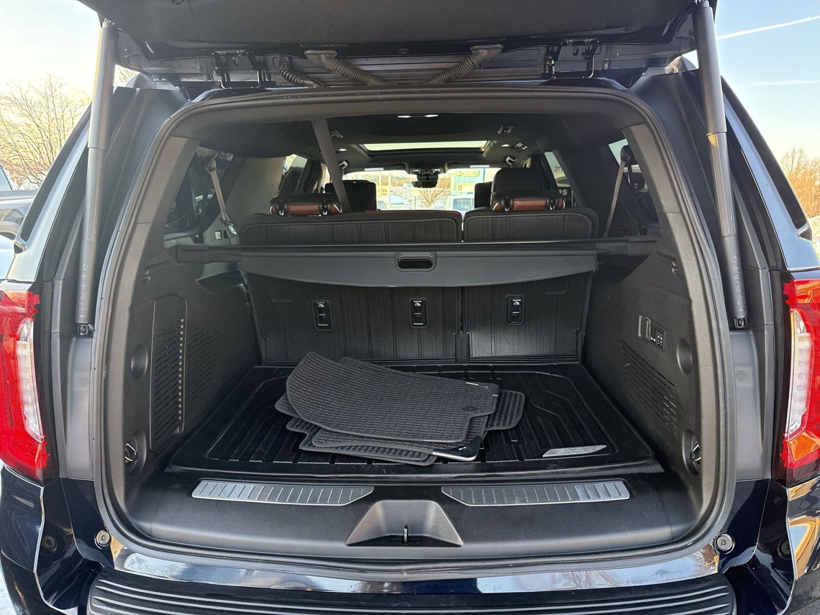 Used 2023 GMC Yukon XL Denali Ultimate image 25