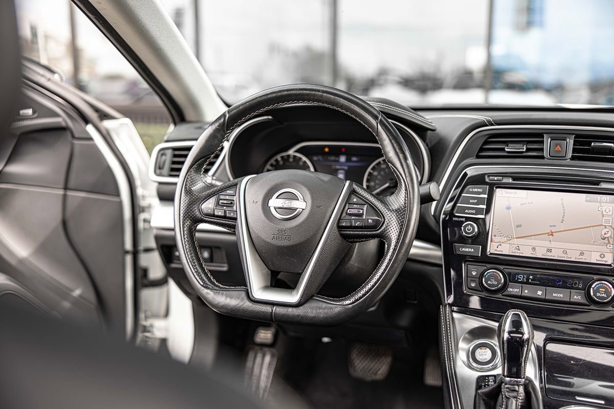 Used 2023 Nissan Maxima SL FWD image 37