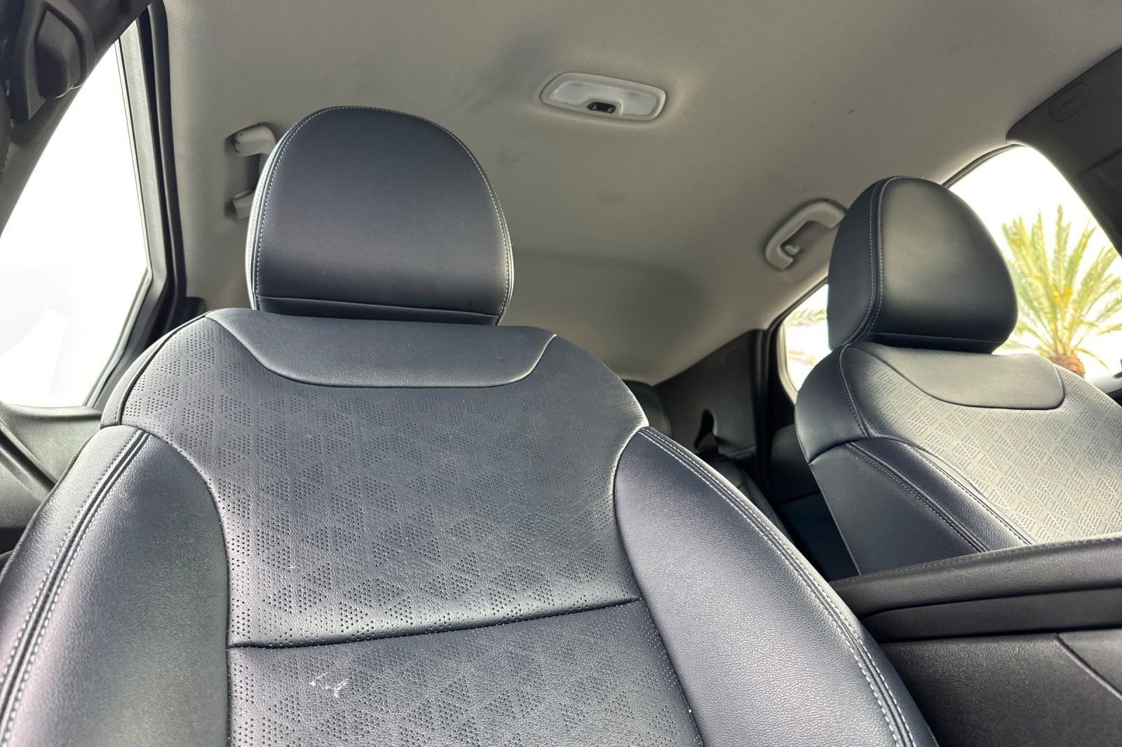 Used 2022 Chevrolet Bolt EUV Premier w/ Super Cruise Package image 17