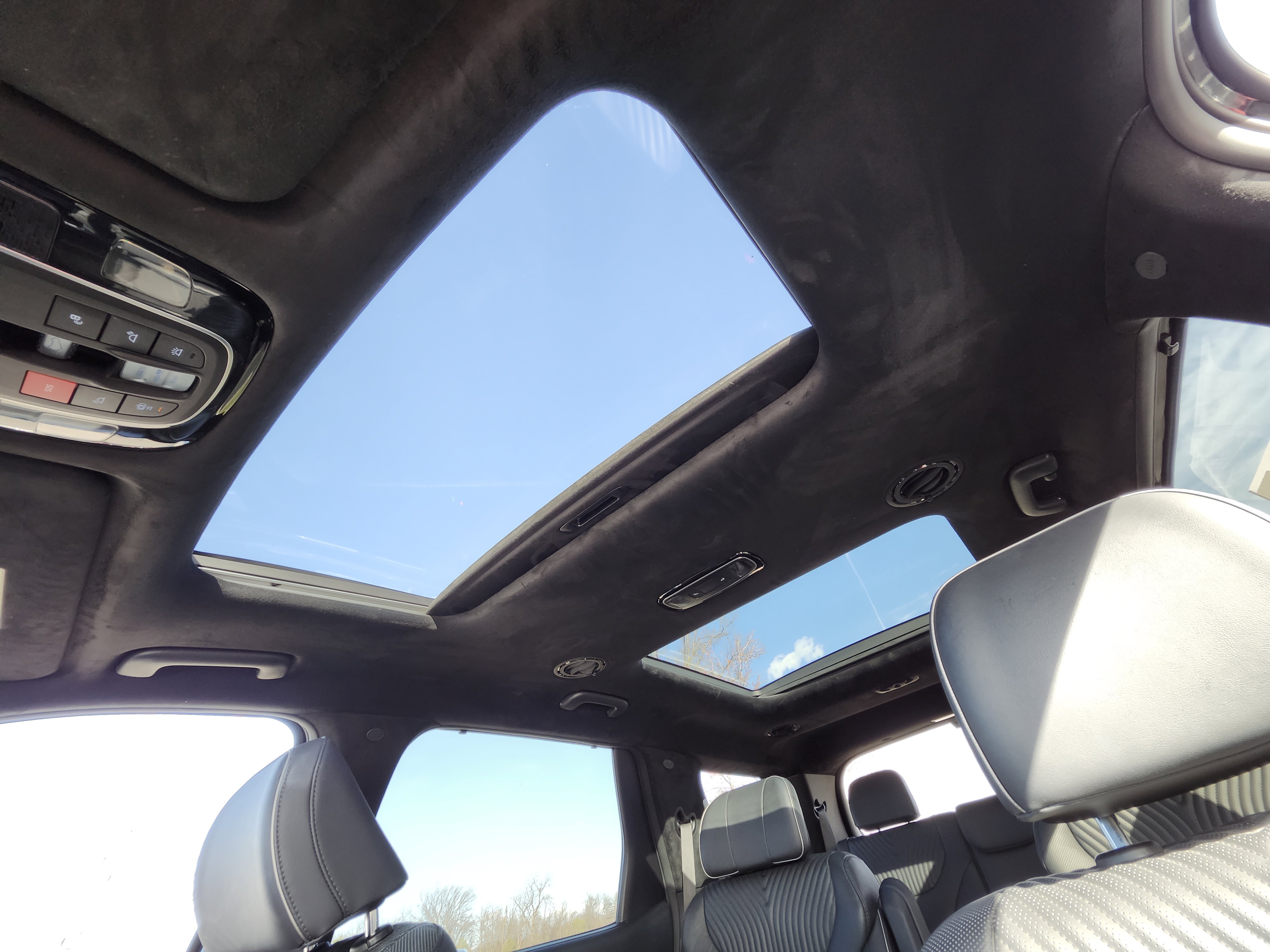 Used 2024 Hyundai Palisade Calligraphy image 2