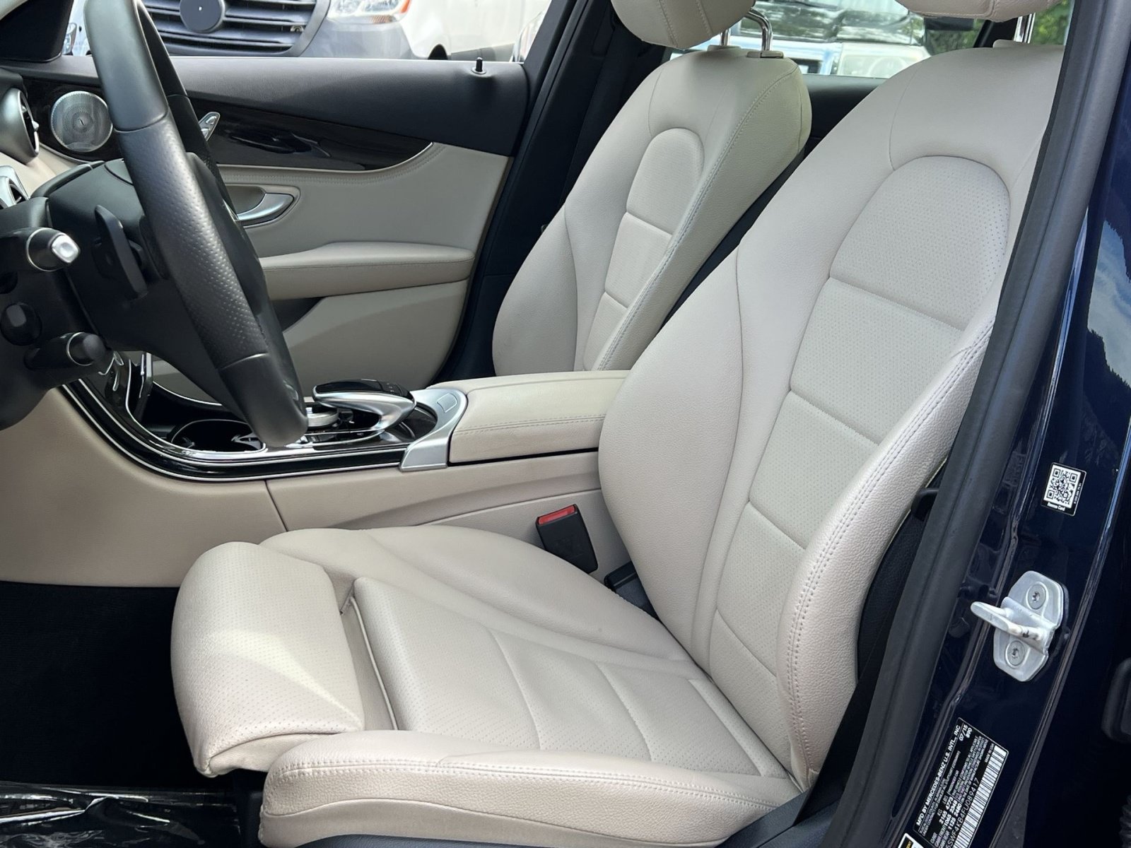 Used 2015 Mercedes-Benz C 300 4MATIC Sedan image 18