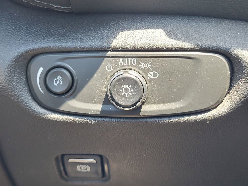 Used 2022 Chevrolet Blazer LT image 20