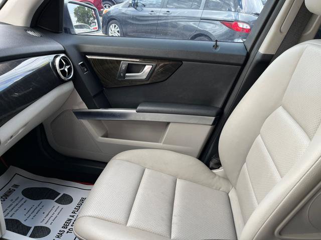 Used 2015 Mercedes-Benz GLK 350 2WD image 23