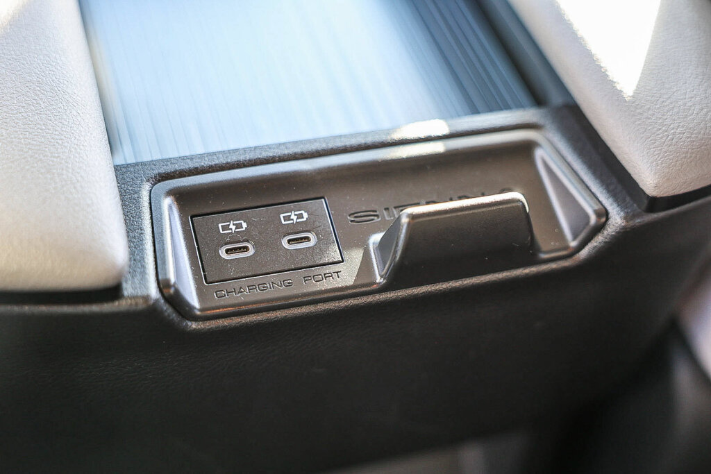 Used 2025 Toyota Sienna LE FWD image 6