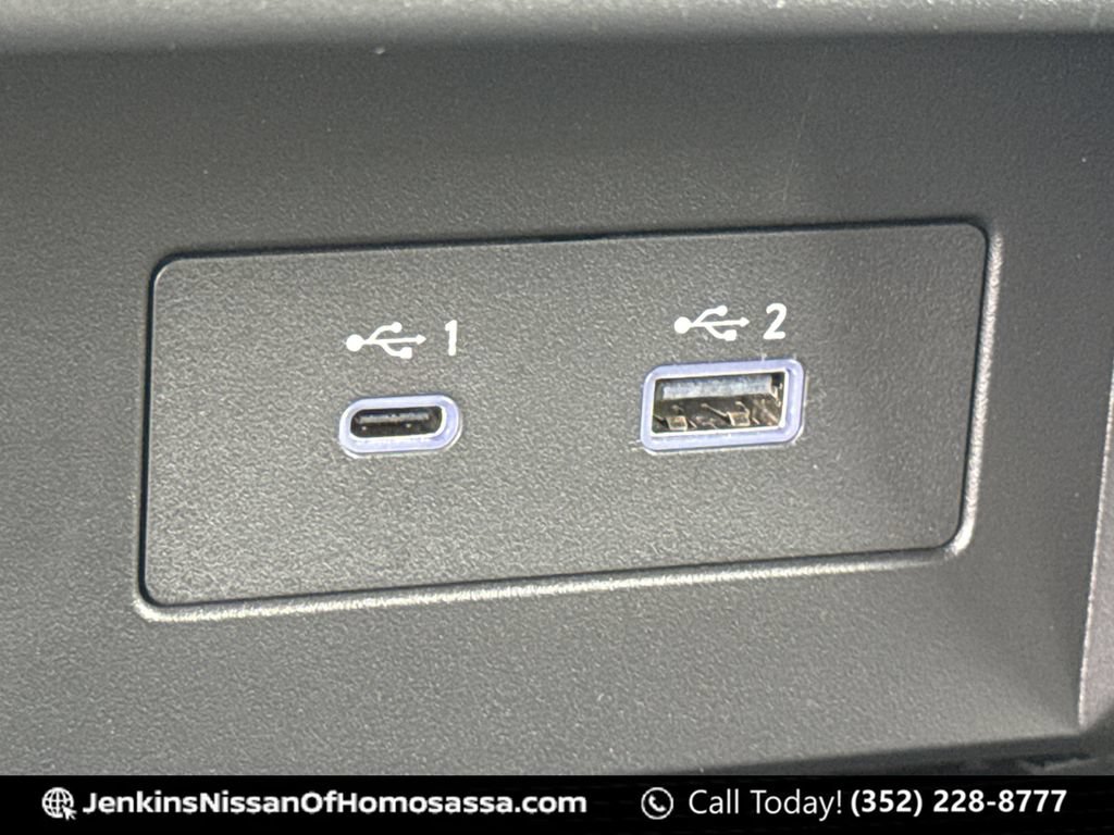Certified 2024 Nissan Titan SV w/ SV Bronze Edition Package RWD image 37