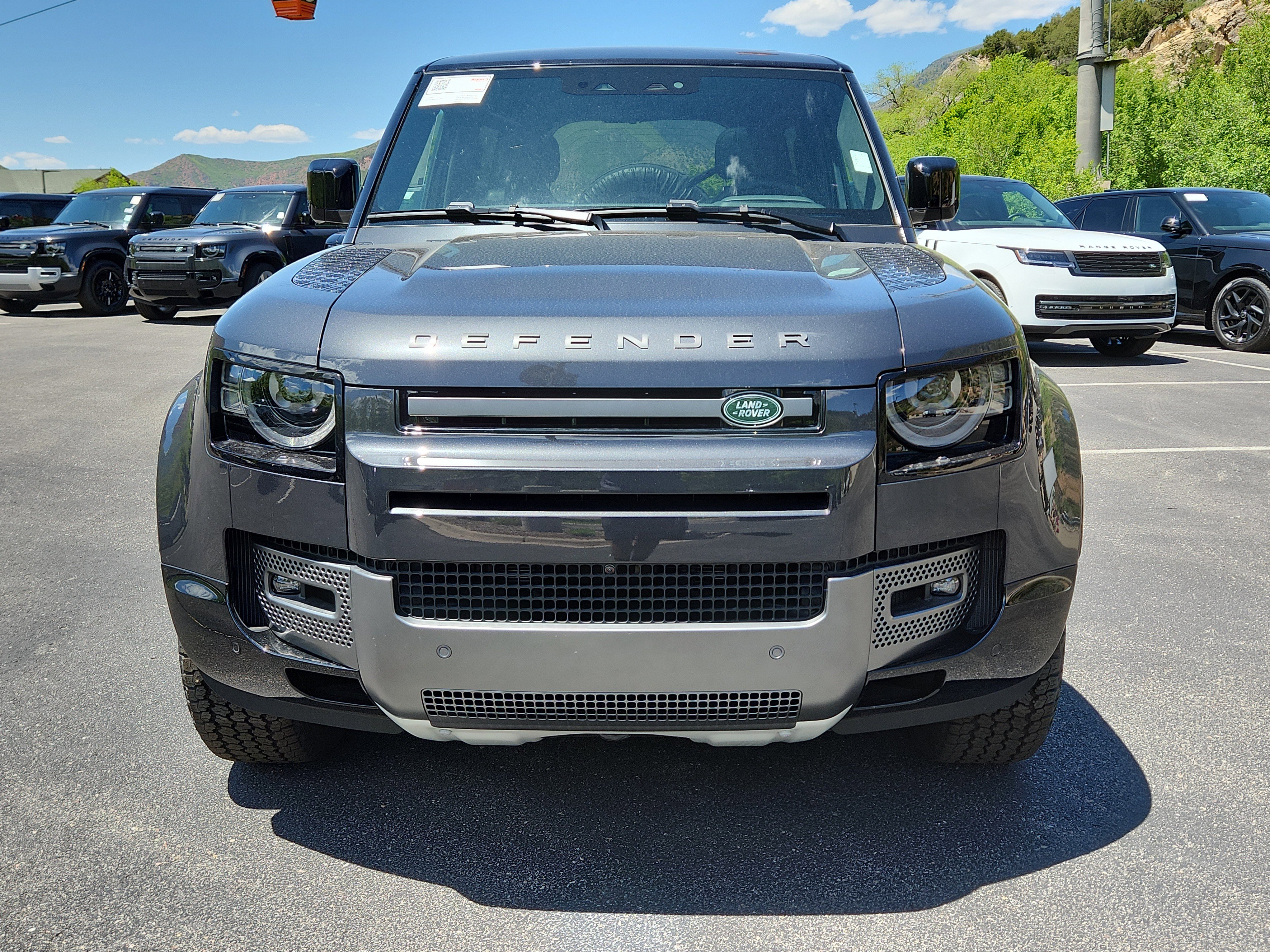 New 2025 Land Rover Defender 90 V8 image 7