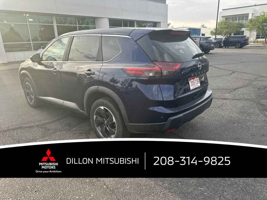 Used 2025 Nissan Rogue SV AWD/4WD image 8