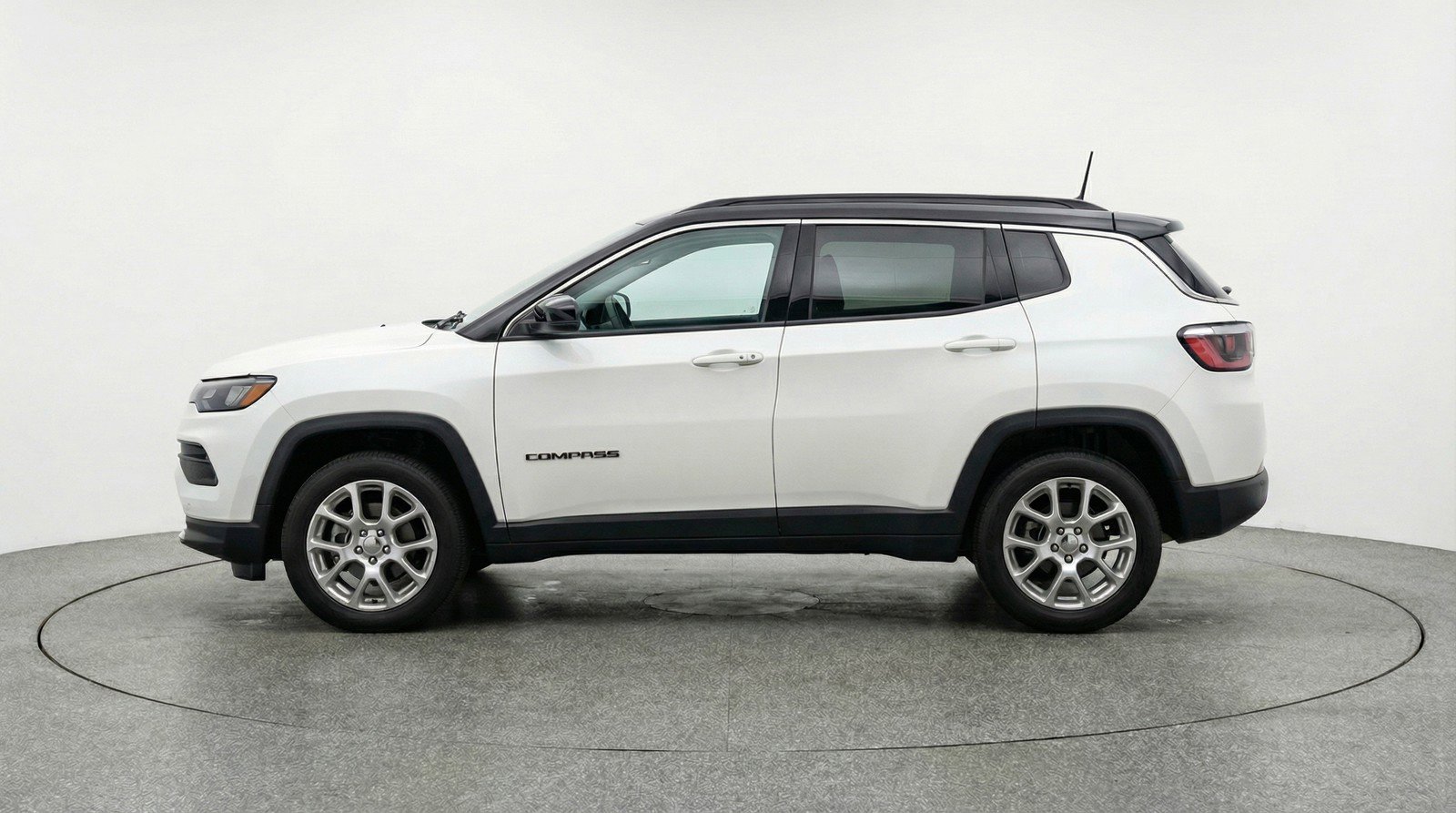 Used 2025 Jeep Compass Limited image 5