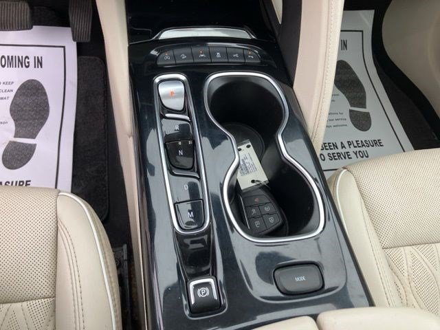 Used 2022 Buick Envision Avenir w/ Technology Package II AWD/4WD image 18