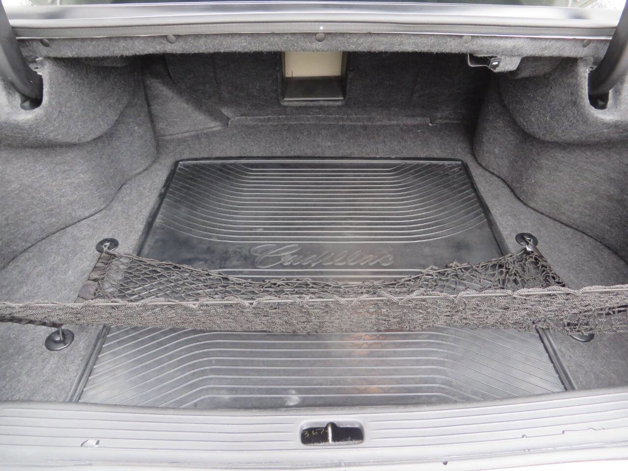 Used 2002 Cadillac De Ville DTS w/ Premium Equipment Pkg image 13