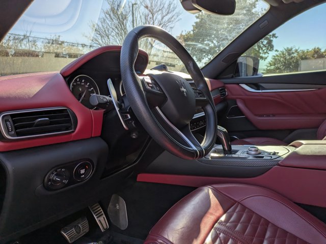 Used 2023 Maserati Levante Modena S image 9