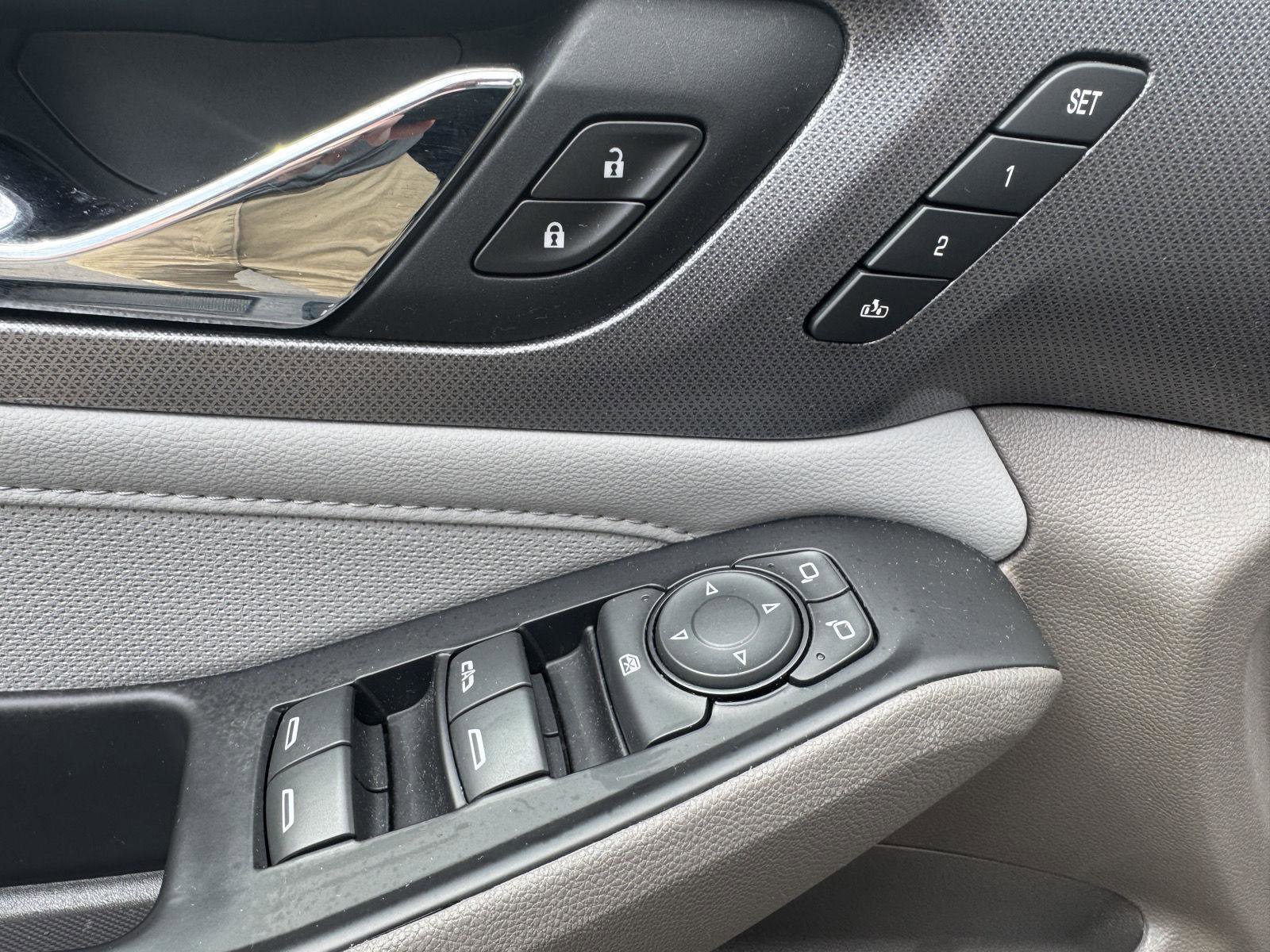 Certified 2021 Chevrolet Traverse Premier AWD/4WD image 15