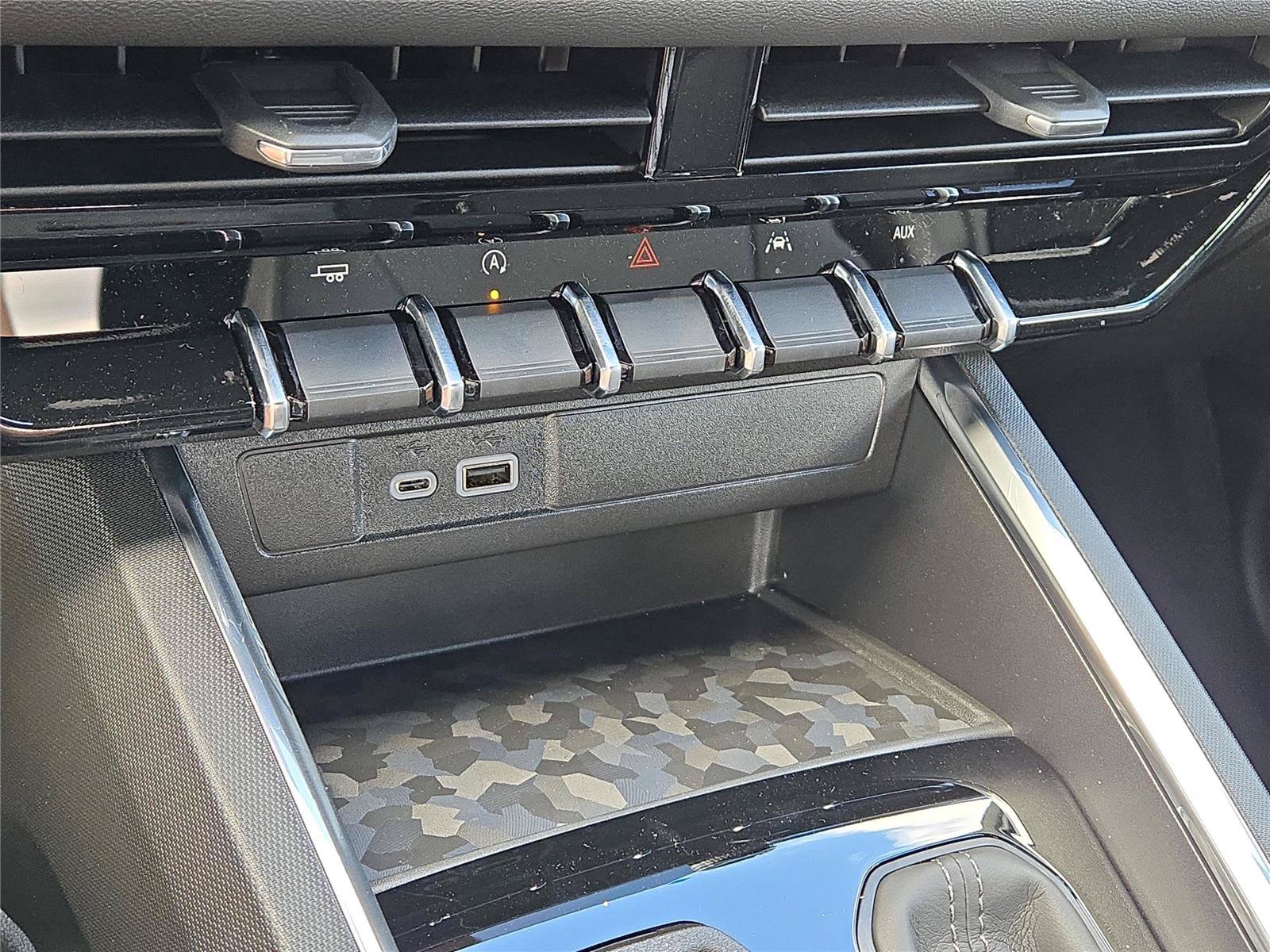 New 2026 GMC Canyon Elevation w/ Convenience Package RWD image 27