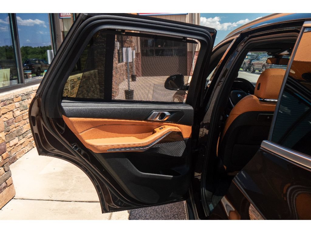 Used 2019 BMW X5 xDrive40i w/ Executive Package AWD/4WD image 18