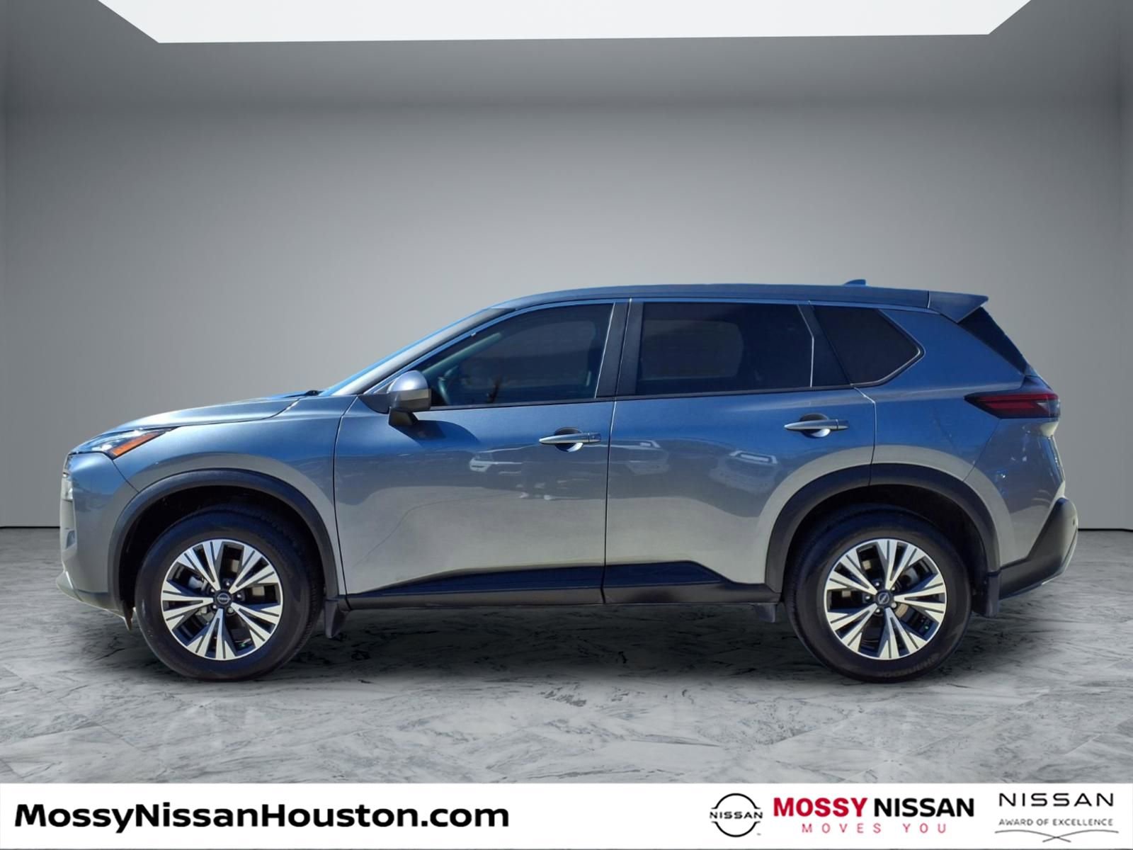 Used 2023 Nissan Rogue SV image 5