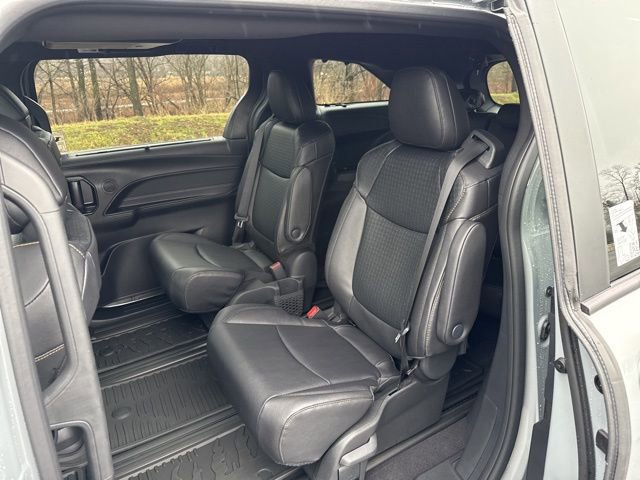 New 2026 Toyota Sienna XLE Woodland Edition image 15