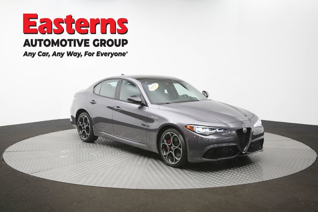 Used 2024 Alfa Romeo Giulia Veloce AWD/4WD image 49
