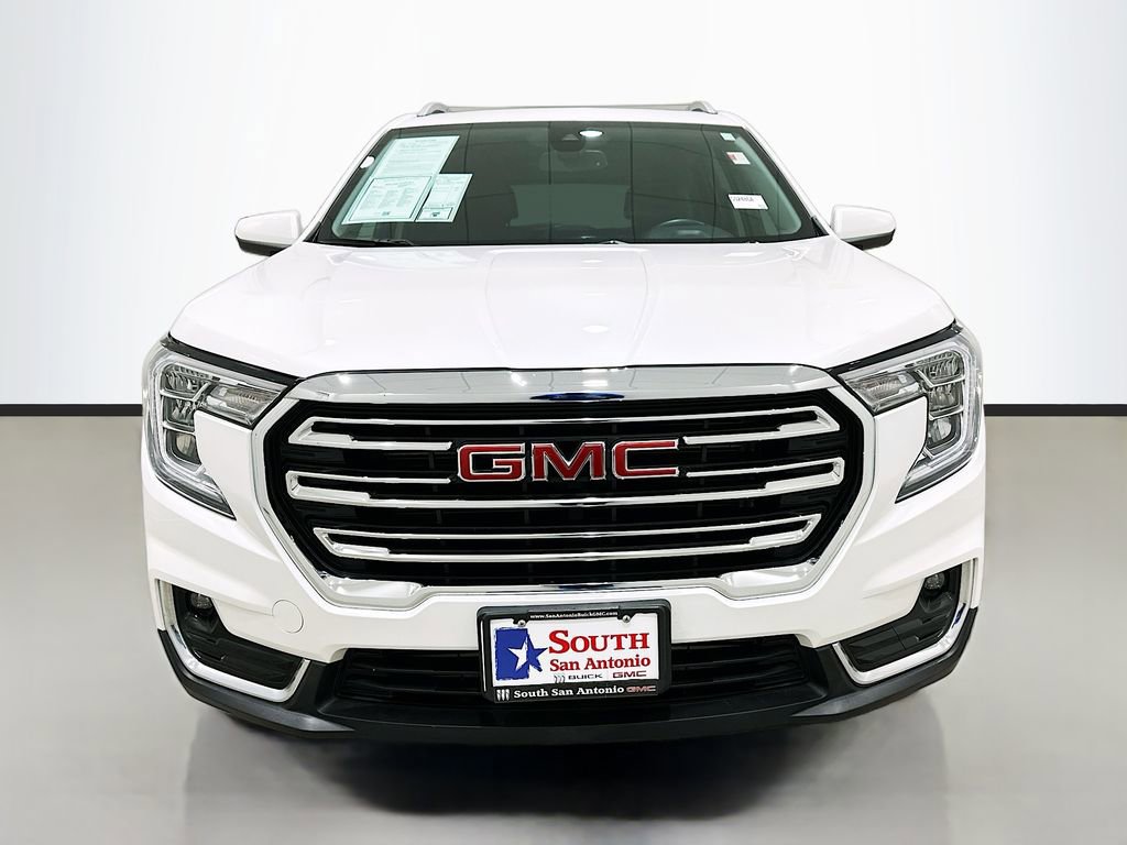 Used 2024 GMC Terrain SLT AWD/4WD image 2