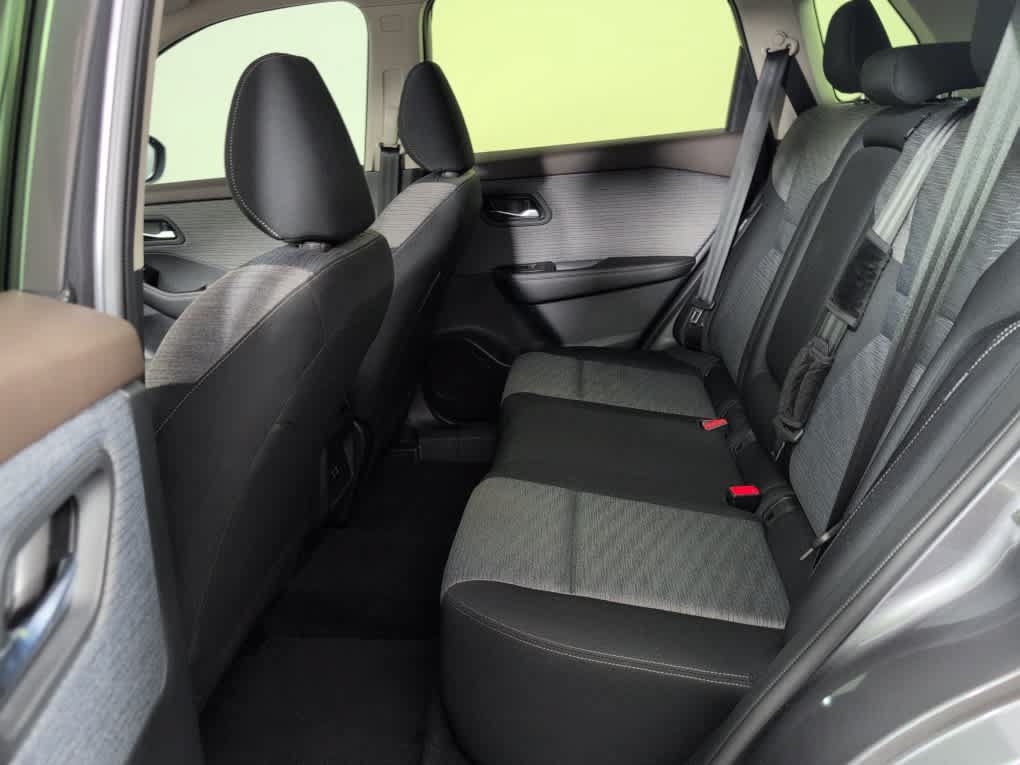 Used 2023 Nissan Rogue SV FWD image 14