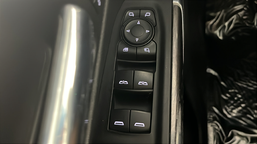 Used 2020 Chevrolet Silverado 1500 LTZ w/ LTZ Plus Package AWD/4WD image 30