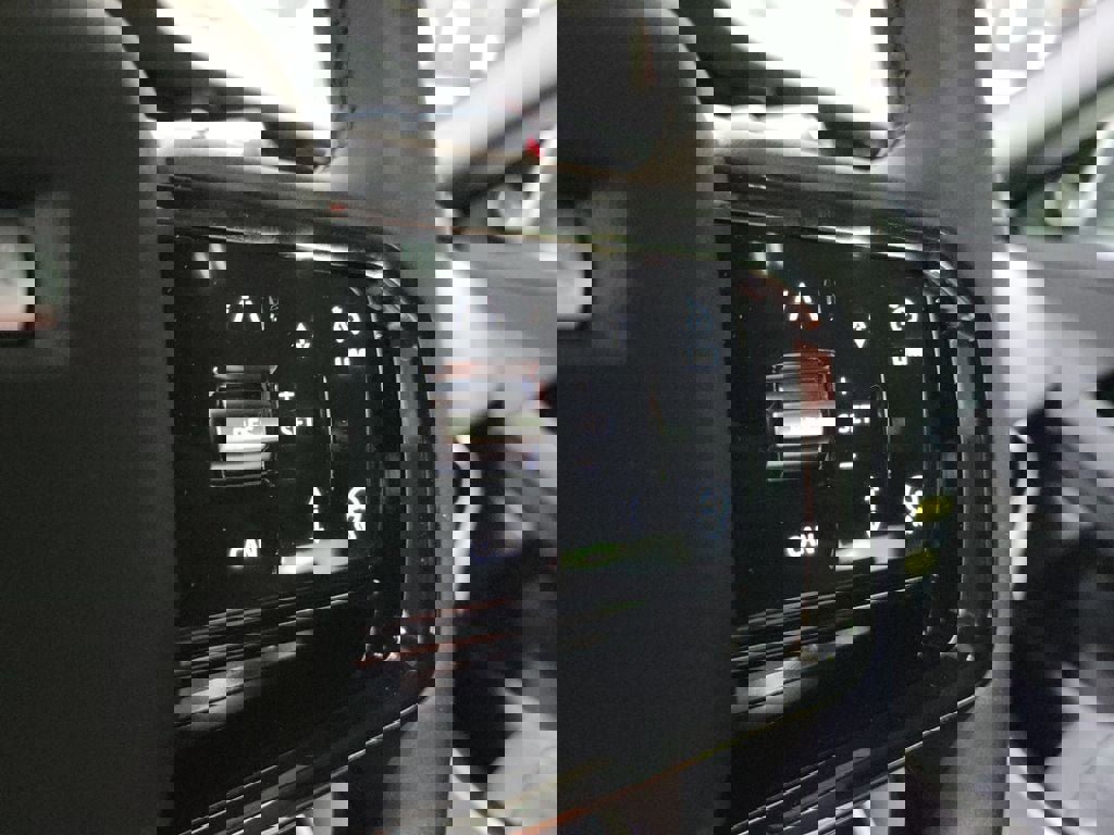 New 2026 Land Rover Range Rover Evoque Dynamic SE image 16